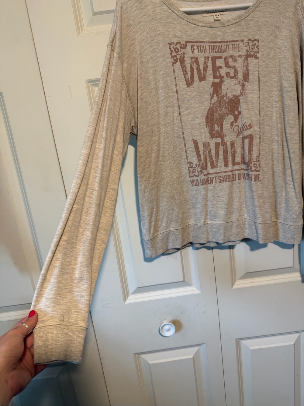 Women's Long Sleeve Graphic Light Sweatshirt Medium